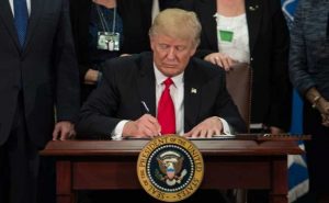 ImageFile: 50% of Britons endorse Trump visit