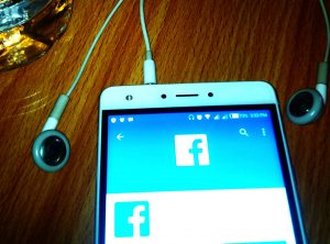ImageFile: Facebook starts rolling out Discover People feature