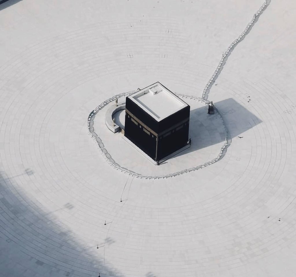 A photo of the Holy Ka’abah left empty in wake of the COVID-19 epidemic