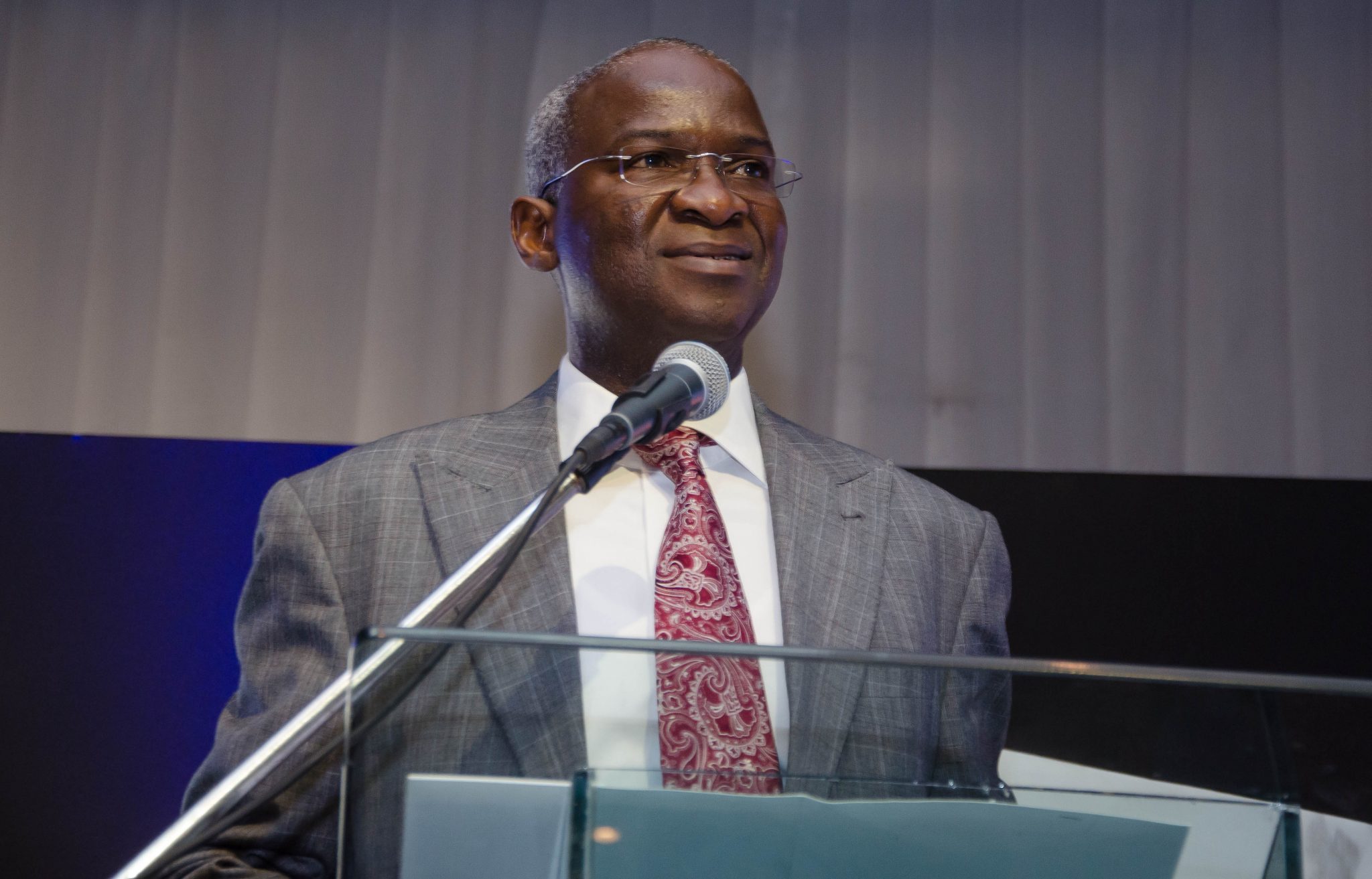 Repairs: Fashola orders re-opening of Eko, Marine Bridges Monday