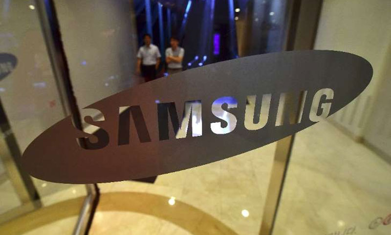 Smartphone sales: Apple closes gap with Samsung