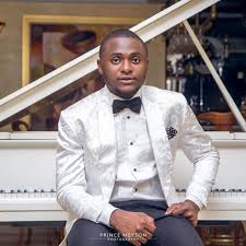 Ubi Franklin blows hot as baby mama, ‘US-based girlfriend’ battle on IG