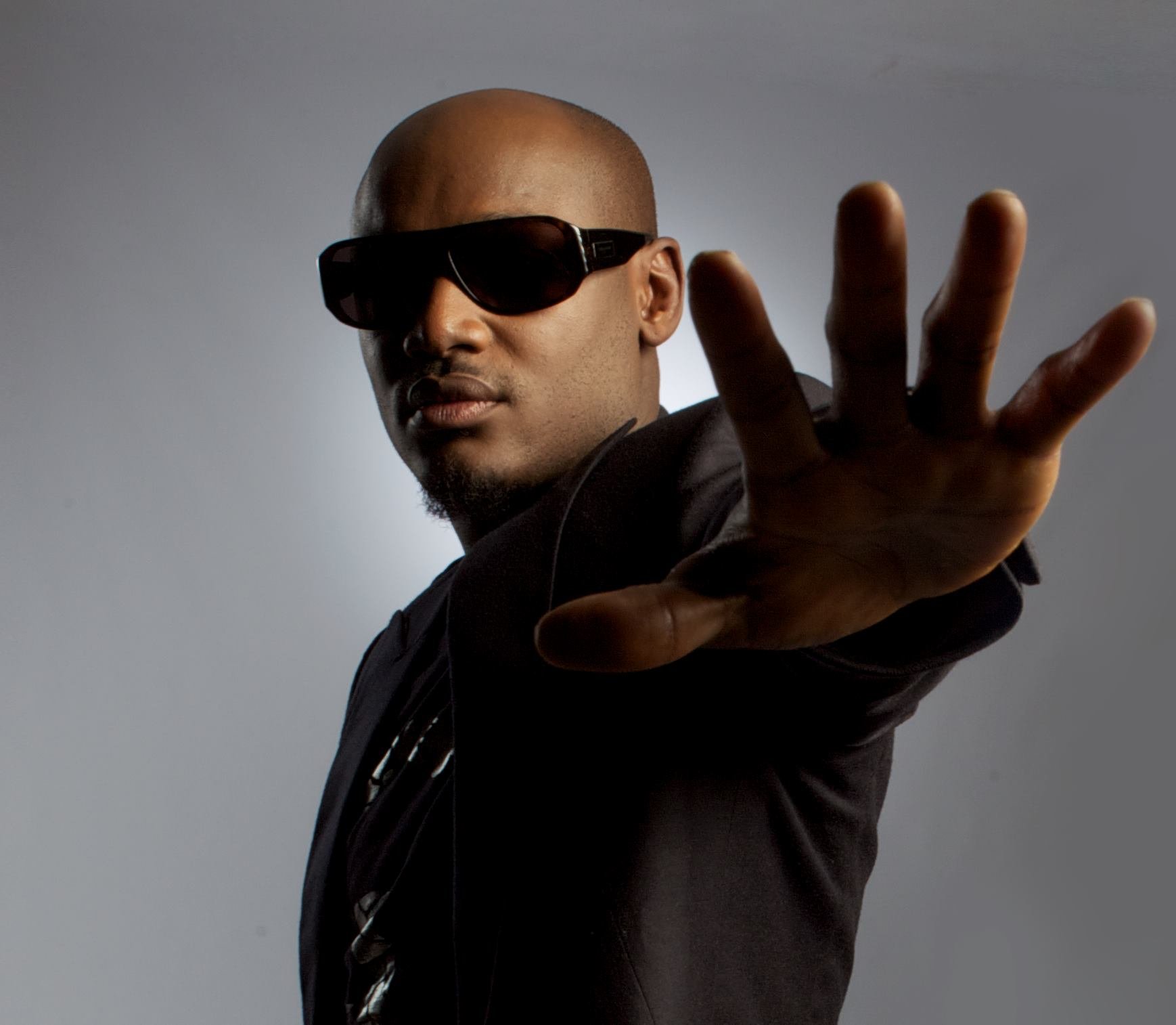 2Face Idibia doles out N3.5m to support IDPs