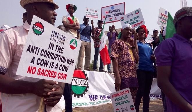 BREAKING: Nigerian governors call for emergency meeting over minimum wage