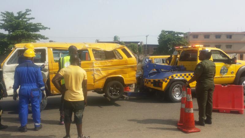 Easter Tragedy: Photos: 2 dead, 14 injured in Lagos accident