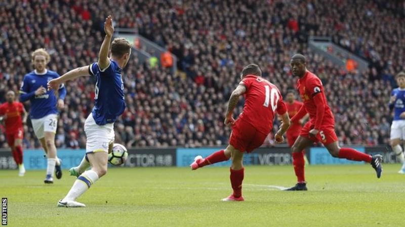 Liverpool beat Everton to boost top-four prospects
