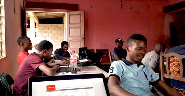 ImageFile: Cameroon crisis: after 3 months, govt restores Internet to English-speakers
