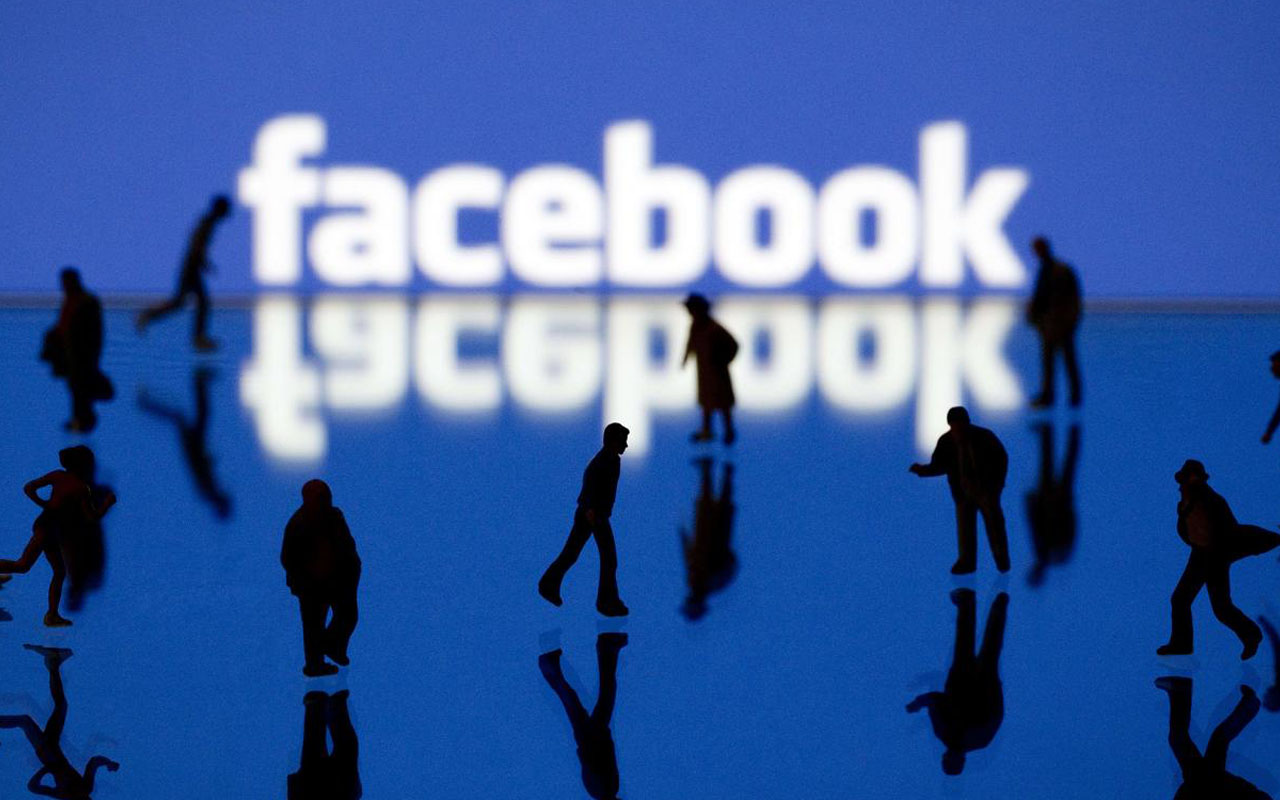 Cambridge Analytica: Facebook material might still be on SCL servers