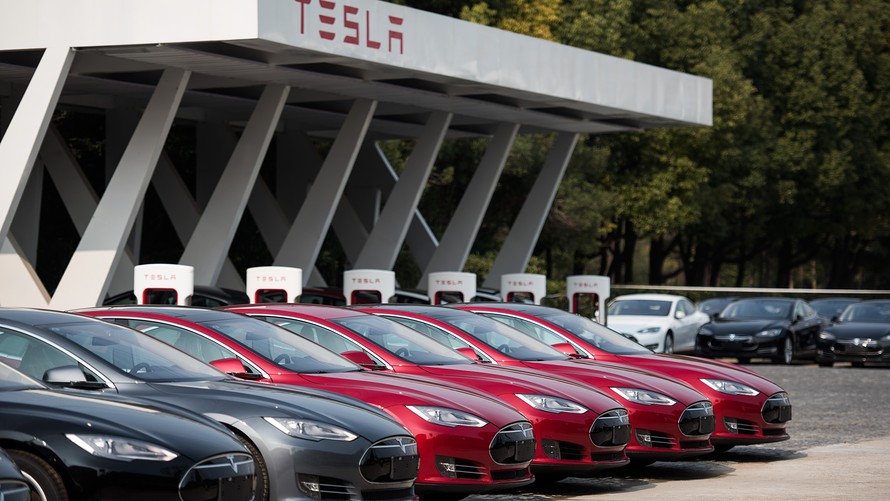 ImageFile: Elon Musk says Tesla will unveil a semi-truck in September