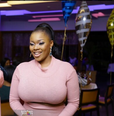 Fans slam actress over throwback picture