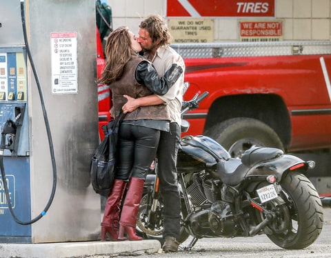Lady Gaga, Bradley Cooper share steamy kiss in new movie
