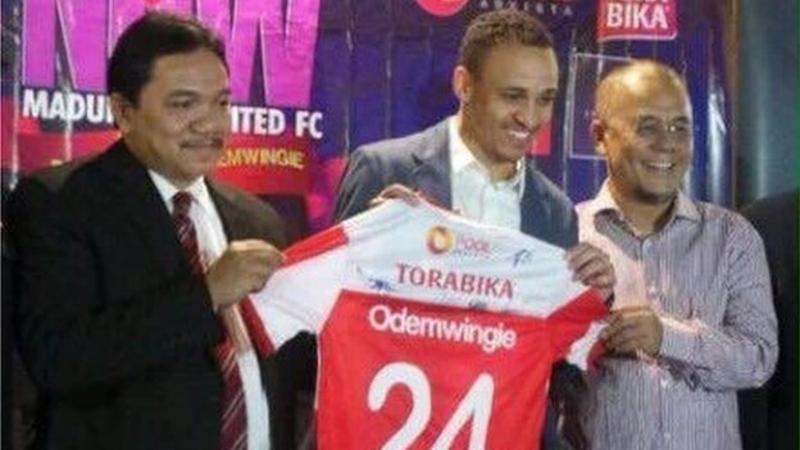 Former Nigeria striker Peter Odemwingie would love to roll back the years in Indonesia by scoring important goals after his move to Madura United.