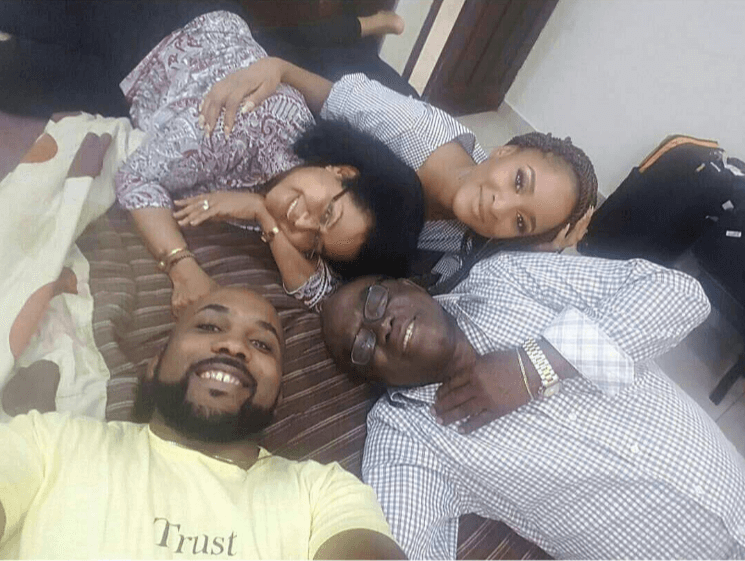 Finally! Adesua Etomi meets Banky W’s parents