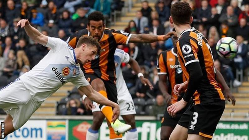 Hull survival bid hit by home loss to Sunderland