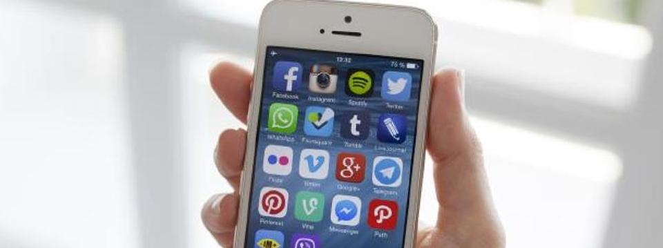 How to make your phone easier to use with one hand