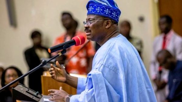 Oyo to commit 5bn to education, receives 70,000 books
