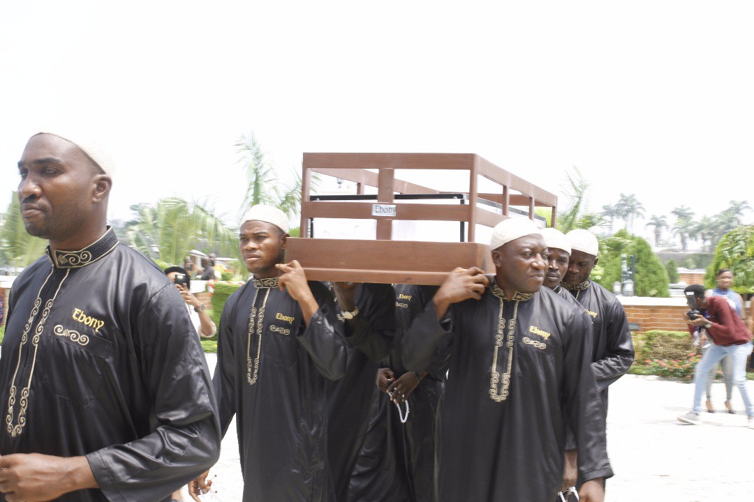 Sad! See how Moji Olaiya was buried[Photos]