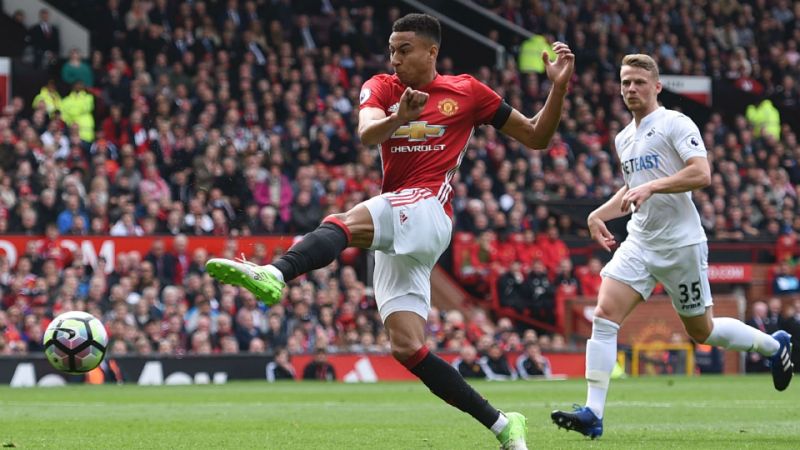 Man Utd win at Swansea thanks to Lingard double