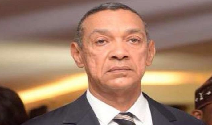 ‘You failed us, we’ll recall you in 10 days’, constituents tell Senator Ben Bruce