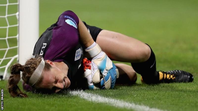 England keeper Bardsley out of Euros with broken leg