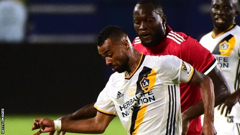 Ashley Cole signs one-year LA Galaxy contract extension
