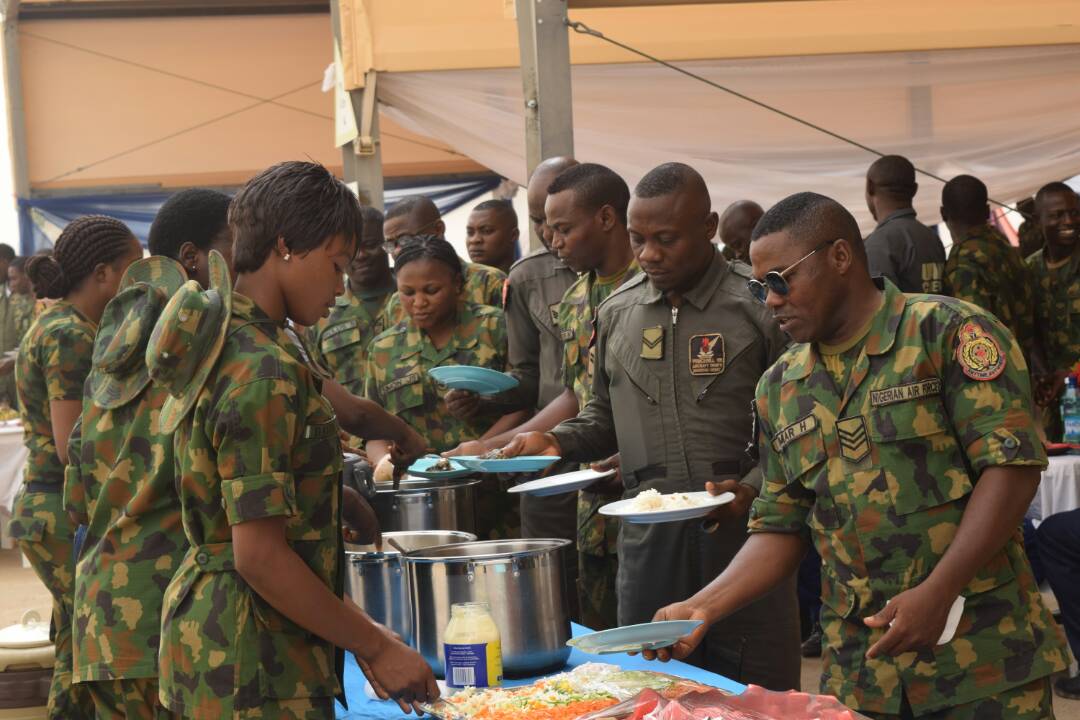 Easter: CAS fetes frontline troops in northeast [Photos]