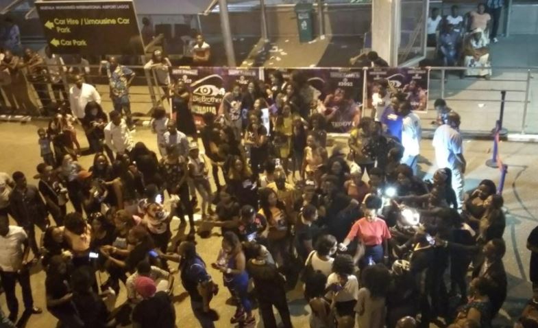 Mammoth crowd welcomes BamBam, Teddy A in Lagos [Video]