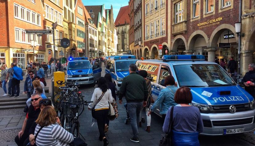 3 killed, 30 injured as van crashes into crowd in Germany– Reports