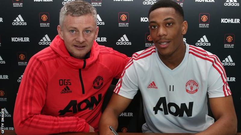 Anthony Martial signs new Man Utd deal