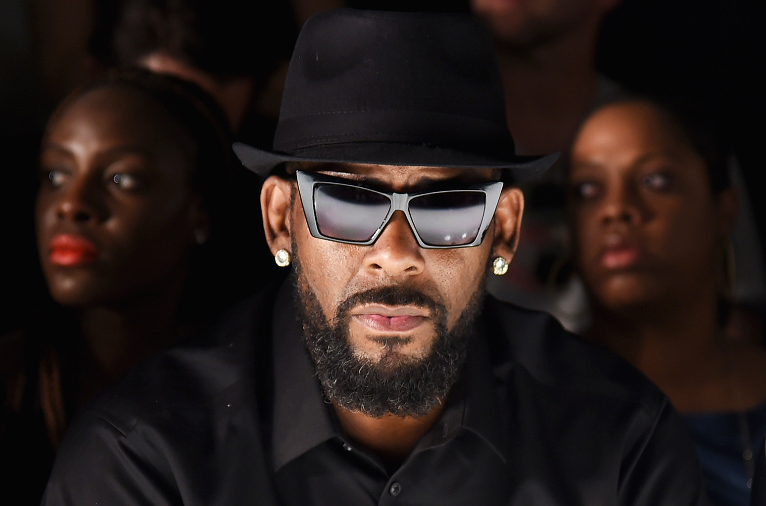 R. Kelly trial: Prosecutors accuse singer of molesting boys