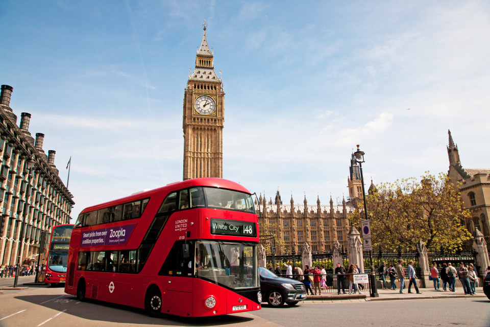 Amazing! Cleaner finds £300,000 on a London bus, returns it