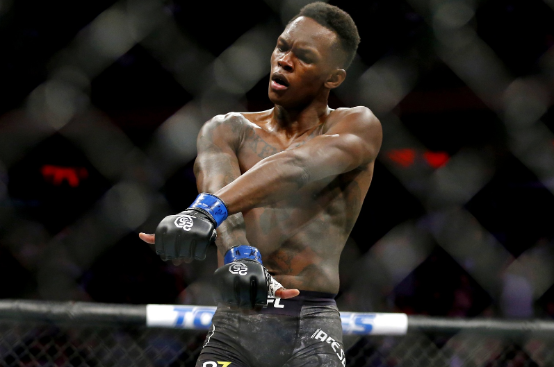 [BREAKING] UFC: Israel Adesanya knocks out Pereira