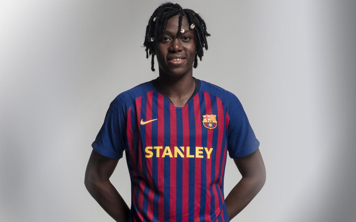 Asisat Oshoala leaves Barca, signs for Bay FC