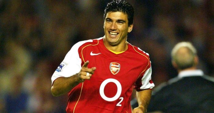 Former Arsenal winger Reyes dies in car accident