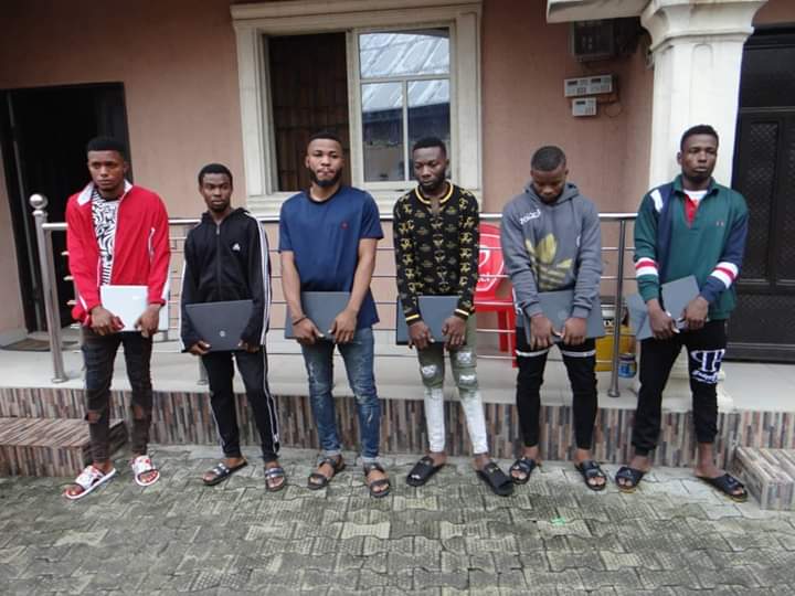 EFCC arrests 6 suspected Facebook hackers in Uyo