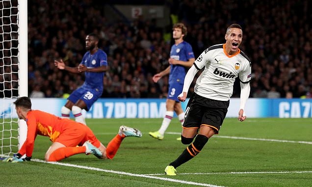 Barkley misses penalty in Chelsea home defeat to Valencia