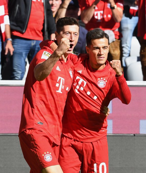 Bundesliga: Lewandowski double helps Bayern crush Cologne to go top