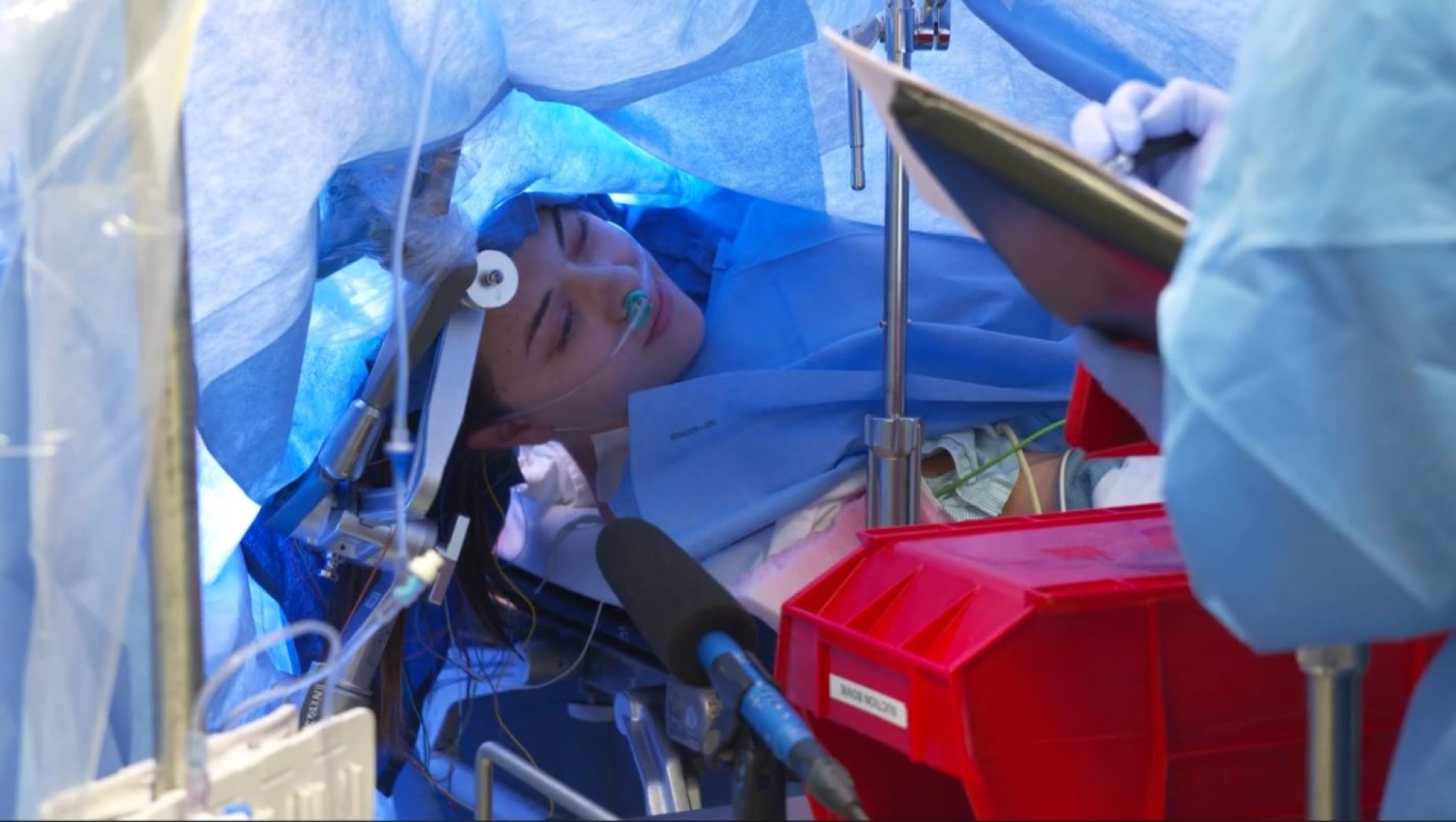 Amazing! Texas clinic livestreams brain surgery on Facebook