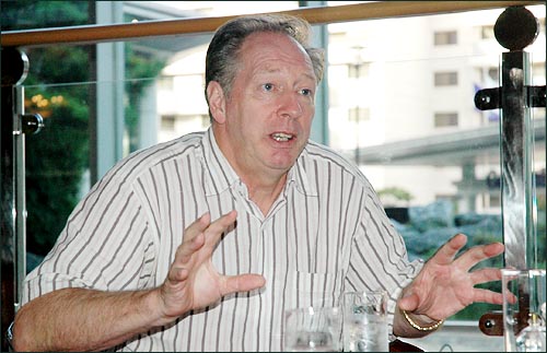 I’ve no plans for Nigeria’s coaching job for now – Jo Bonfrere