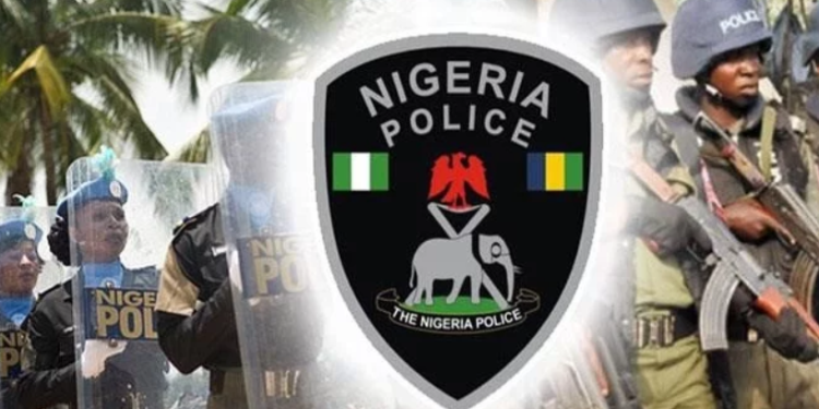 Police arrest man over alleged possession of fake currency