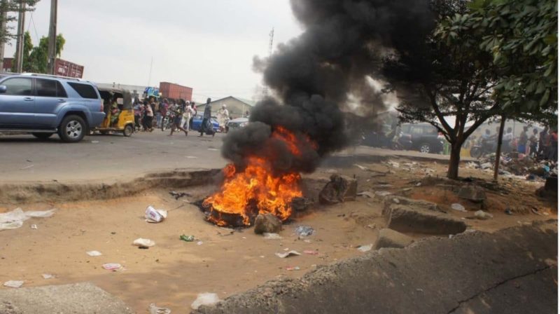 Two accused robbers set ablaze in Calabar