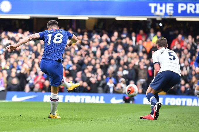 Half-time: Giroud puts Chelsea ahead against Tottenham [Watch]