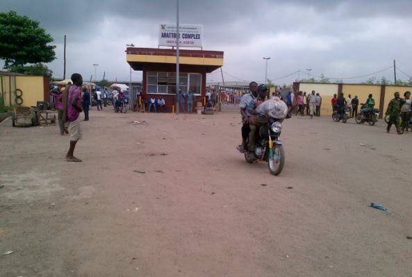 2 dead, several injured from collapsed abbatoir’s fence in Lagos