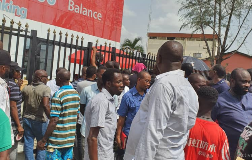 TNG analysis: Nigerians groan as several banks shun FG, shutdown banking hall operations