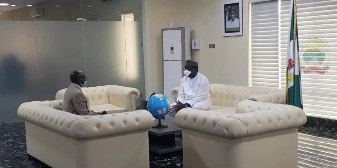Photo: Fayemi hosts, appoints man in viral video ‘Ekiti COVID-19 response Ambassador’