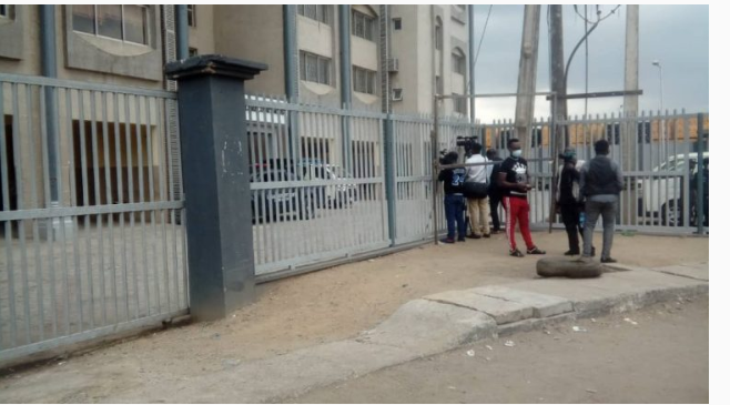 Police stop pressmen from covering Naira Marley’s trial