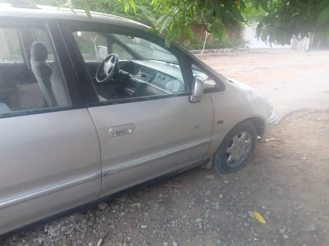 Armed robbers raid FHA Estate as police tell victims not to disturb their sleep [PICTURES]