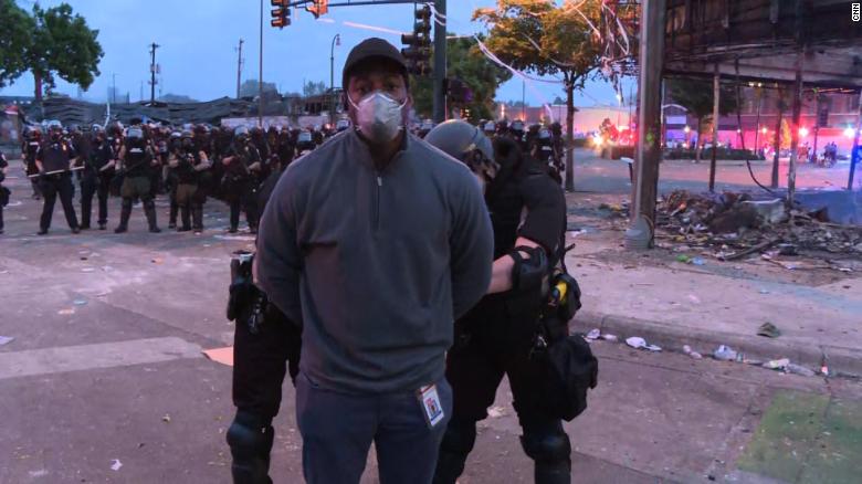 [Video] Minnesota police arrest CNN correspondents on live broadcast