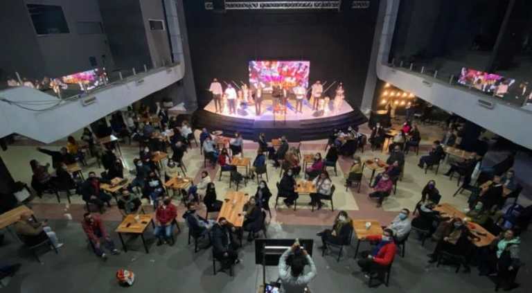 Covid-19: Pastor transforms church into bar in protest against lockdown