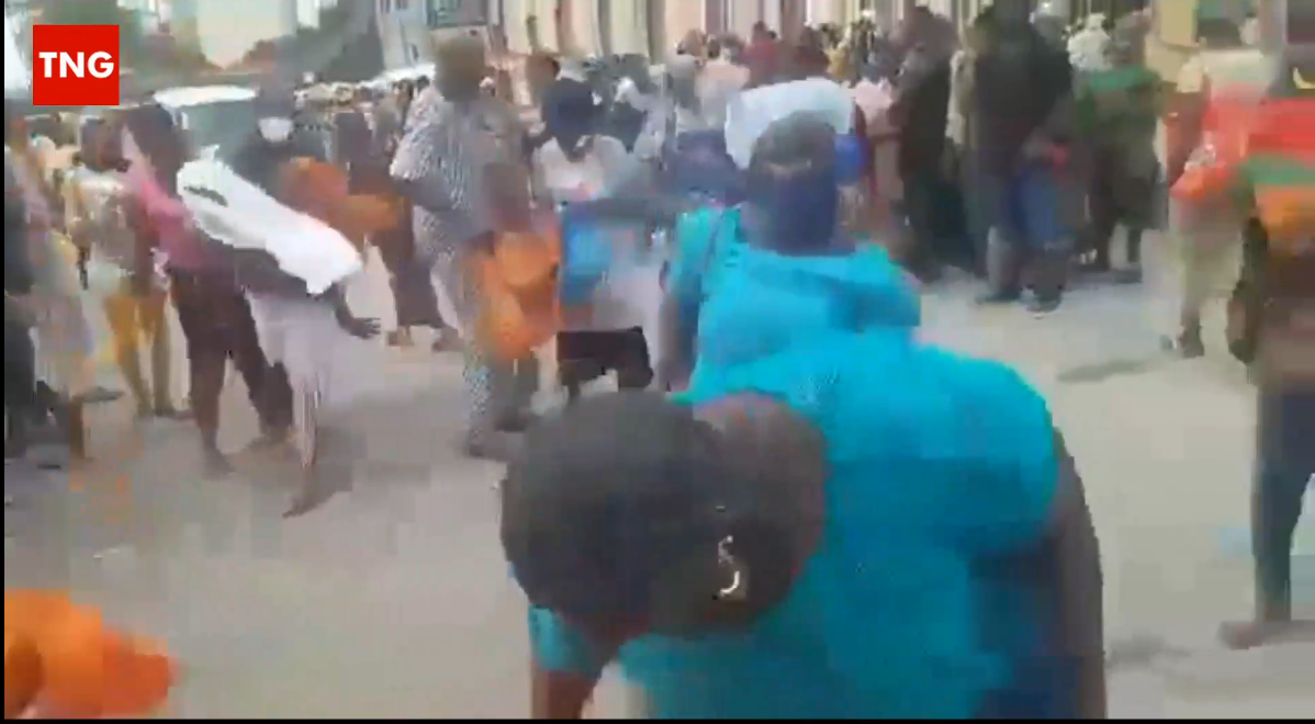 [Video]LAWMA workers protest non-payment of salary, return uniforms to Sanwo-Olu